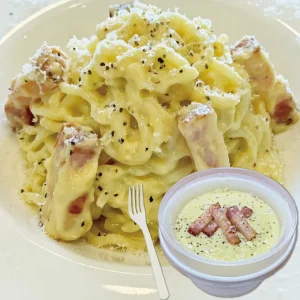 【パスタ】厚切りベーコンのカルボナーラ