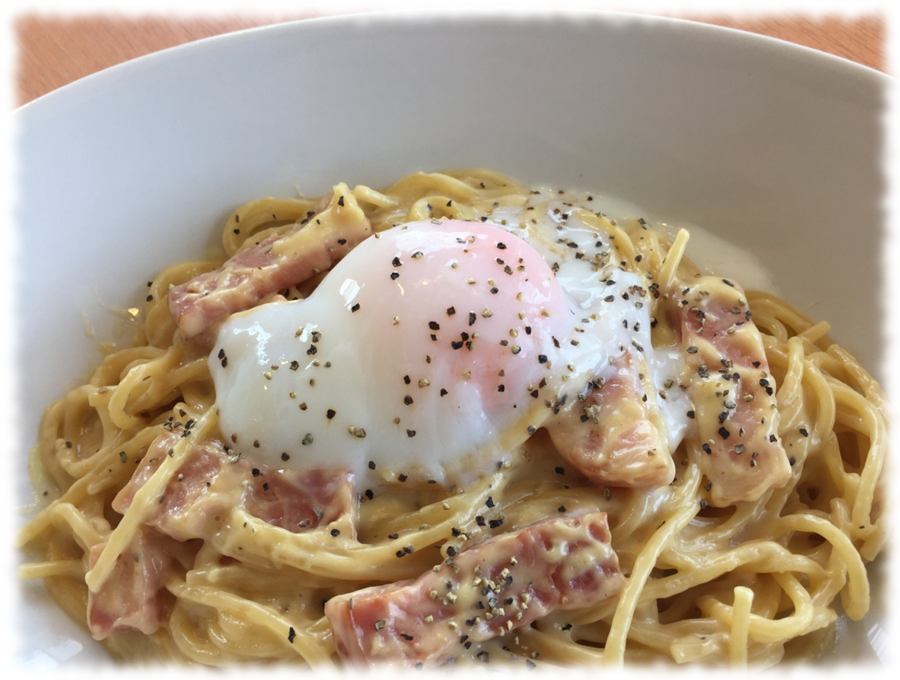 厚切りベーコンのカルボナーラ
